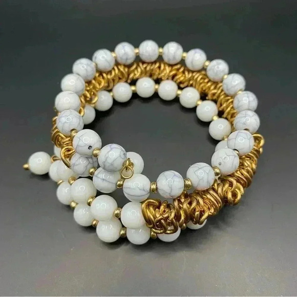VGT Frosted White Howlite Gemstones Stack with Gold-plated Accents Bracelet - Picture 5 of 9